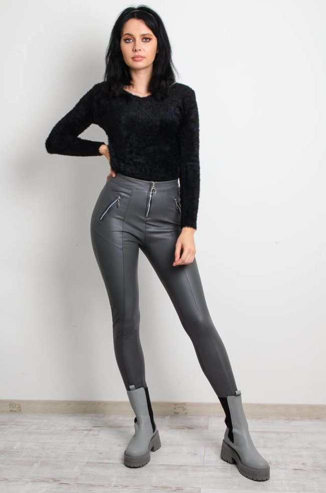 CZARNY WŁOCHATY SWETEREK Z DEKOLTEM W SEREK