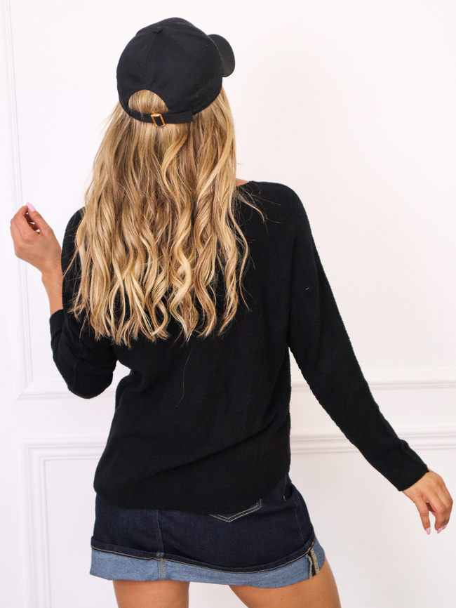 SWETER Z OKRĄGŁYM DEKOLTEM- CZARNY