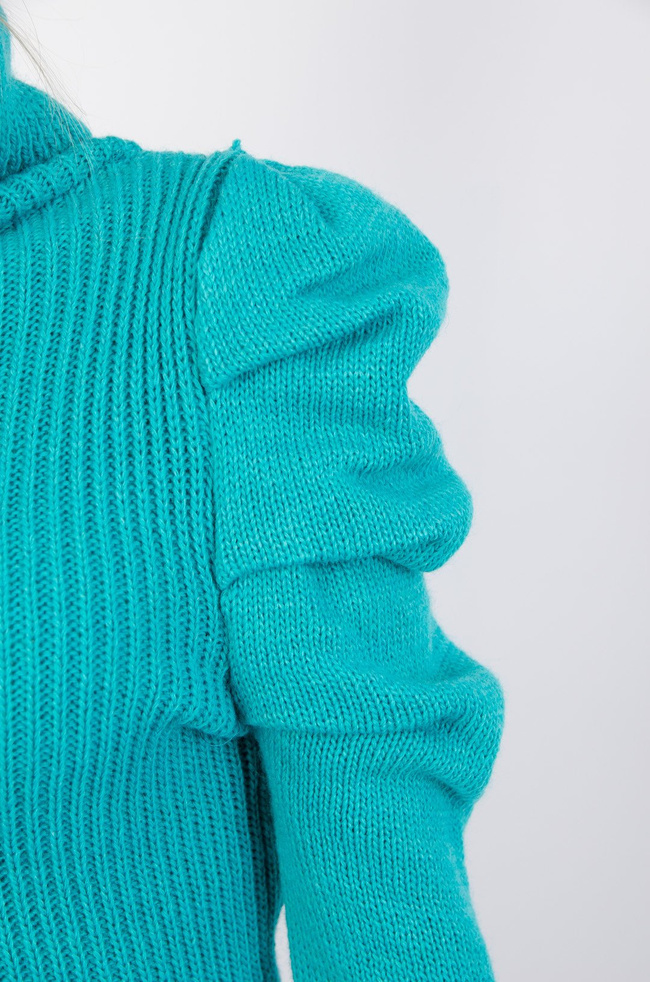 TURKUSOWY SWETER-GOLF Z BUFKAMI 