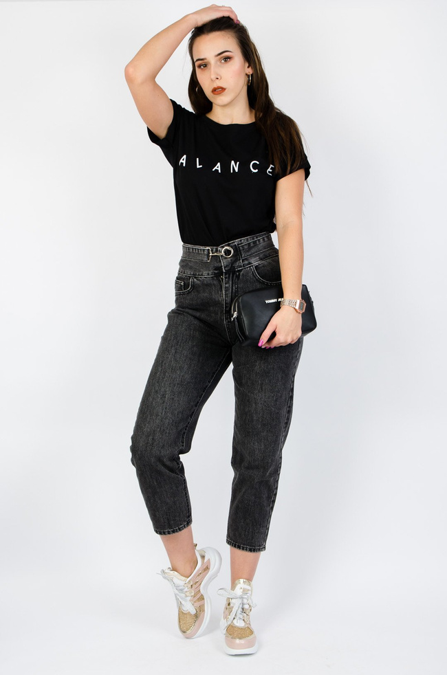 CZARNY T-SHIRT Z NAPISEM BALANCE