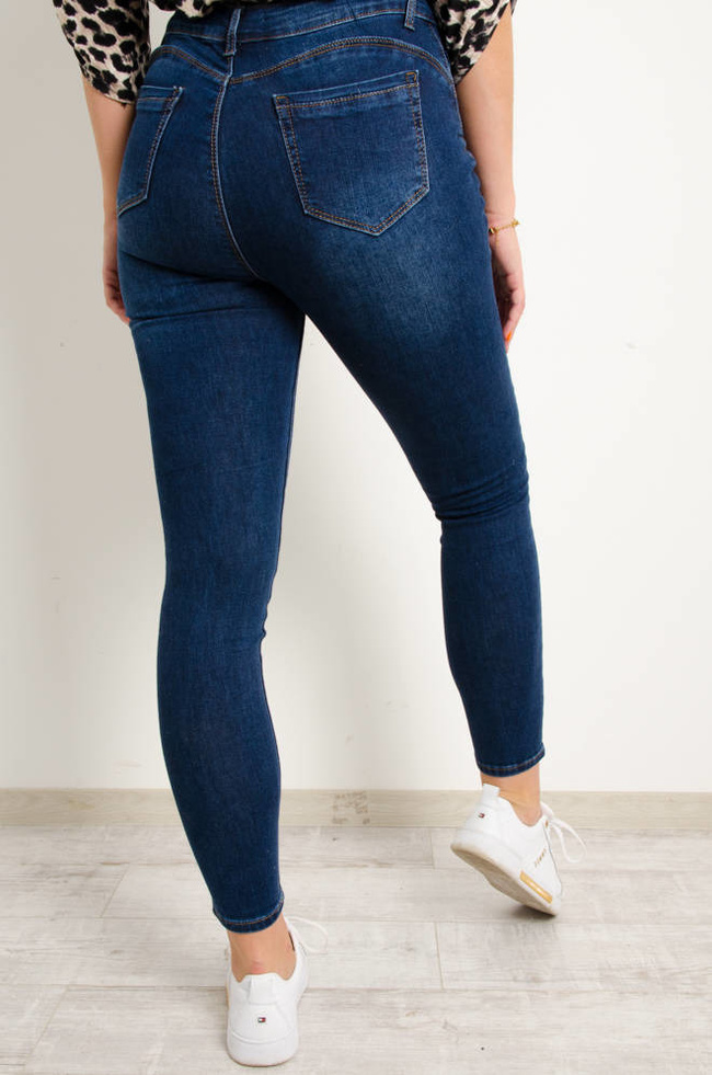 SPODNIE JEANSOWE PUSH UP Z OZDOBNĄ WSTĄŻKĄ