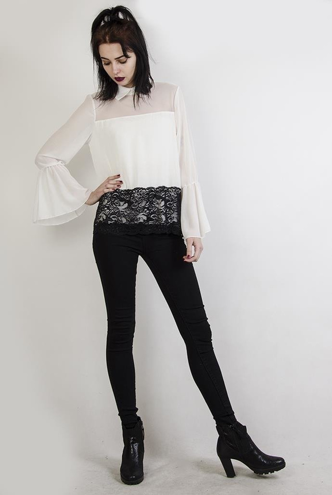 Biała bluzka koszulowa z kołnierzykiem i koronkowym dołem