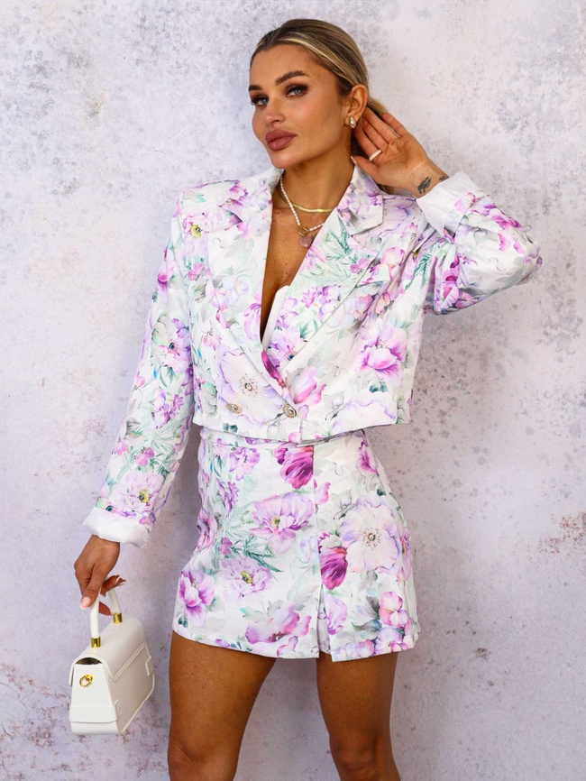 KOMPLET W FIOLETOWE KWIATY MARYNARKA+ SPÓDNICO-SPODENKI- BIAŁY