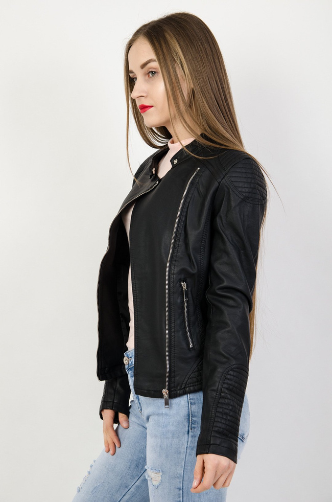 Czarna kurtka skórkowa