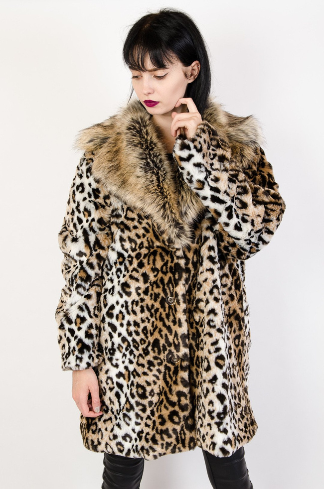 Sztuczne futro panterka z kołnierzem
