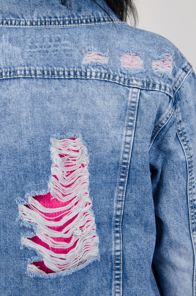 Kurtka jeansowa z przetarciami