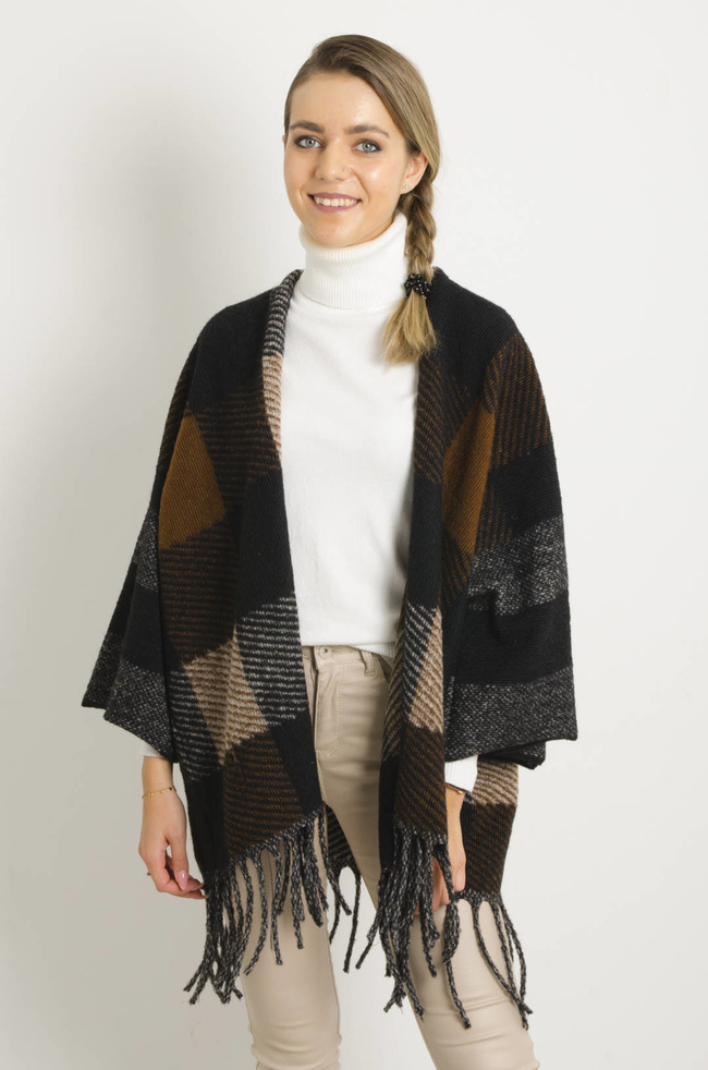 CZARNA NARZUTA W KRATĘ Z FRĘDZLAMI- PONCZO
