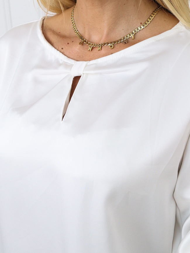 BLUZKA SATYNOWA Z ROZSZERZANYMI RĘKAWAMI- BIAŁA
