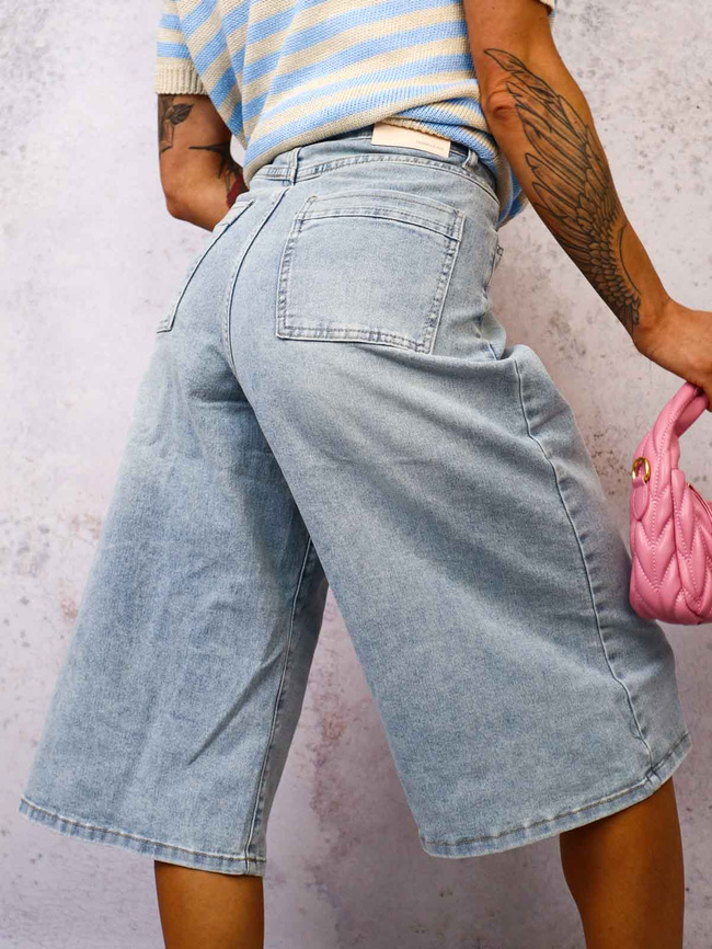 JEANSOWE SZORTY Z SZEROKIMI NOGAWKAMI