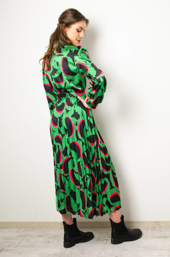 SUKIENKA DŁUGA WE WZORY Z PLISOWANYM DOŁEM- CZARNO-ZIELONA