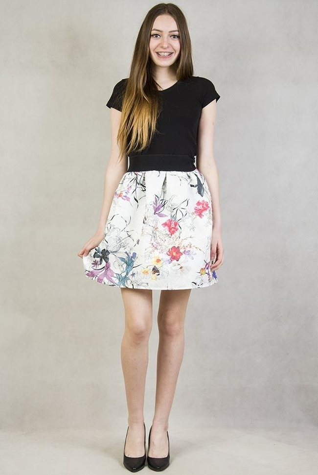 Spódnica bombka z kolorowymi kwiatami
