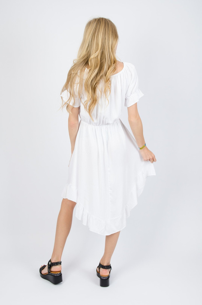 Biała asymetryczna sukienka z hiszpańskim dekoltem