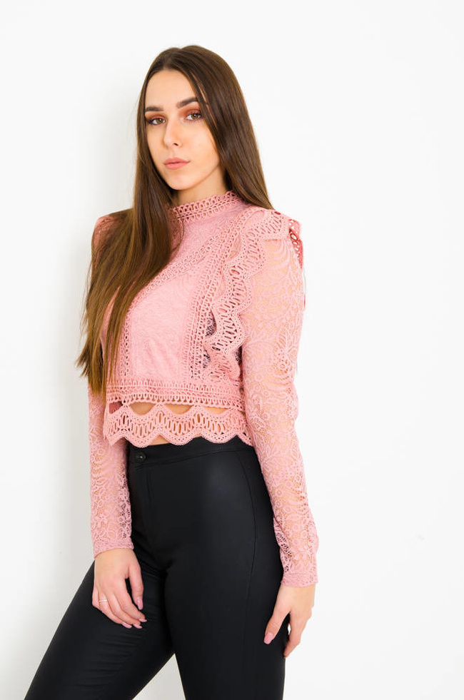 Różowa koronkowa bluzka z zamkiem na plecach