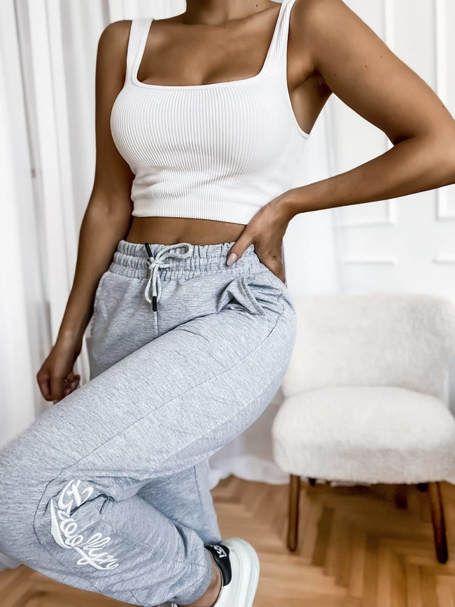 SPODNIE DRESOWE Z NAPISEM NA NOGAWCE- SZARE