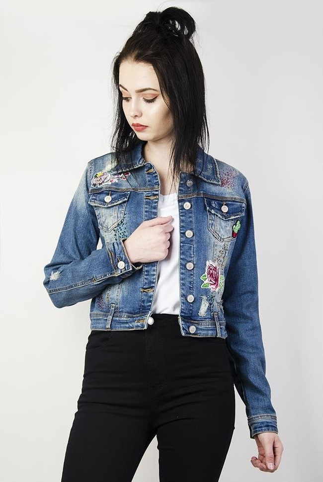 Kurtka jeansowa z naszywkami