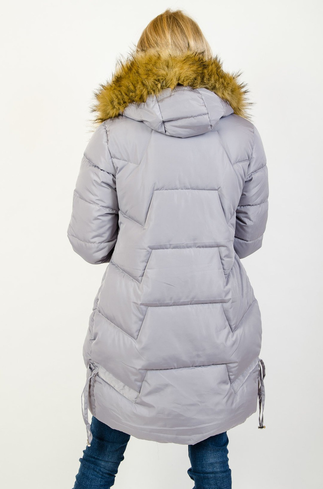 Szara pikowana kurtka ze srebrnymi zamkami 