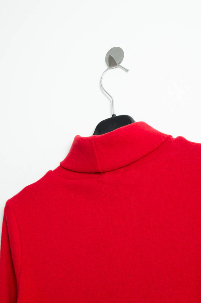 CZERWONY GOLF Z NASZYWKĄ