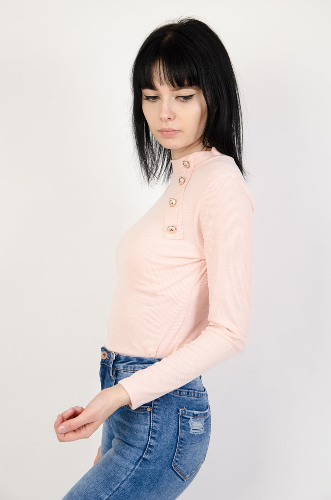  Różowa bluzka prążkowana ze złotymi guzikami