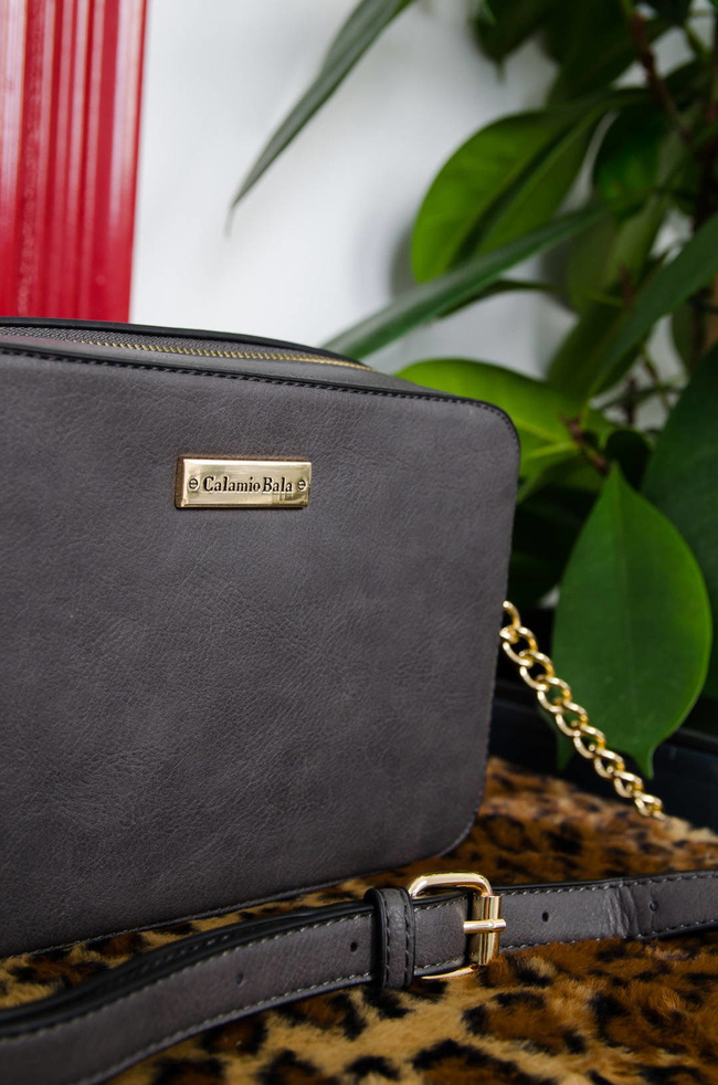 SZARA TOREBKA TYPU KUFEREK NA ZŁOTYM ŁAŃCUSZKU