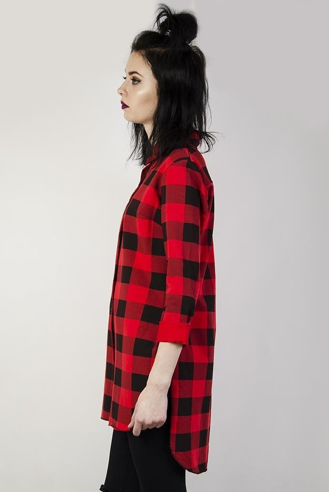 Asymetryczna koszula w czarno-czerwoną kratę