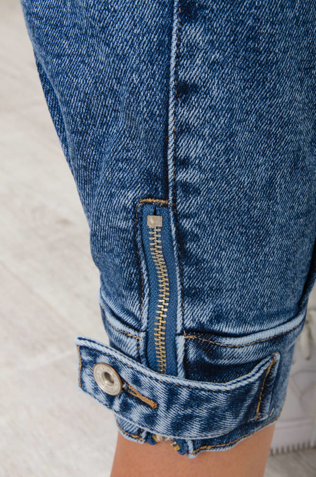 SPODNIE JEANSOWE Z ZAPIĘCIEM NA DOLE NOGAWKI- WYSOKI STAN