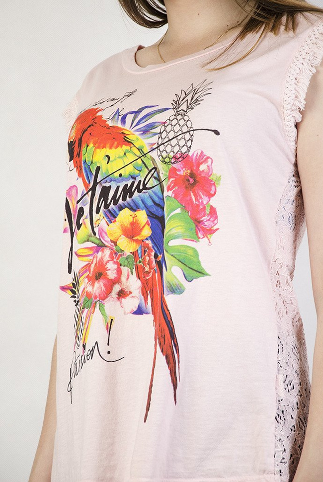 Jasnoróżowa bluzka bez rękawów z kolorowym nadrukiem