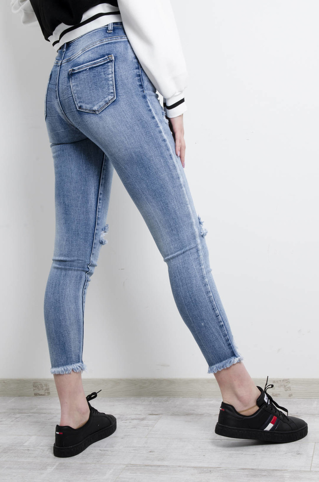 SPODNIE JEANSOWE Z PRZETARCIAMI