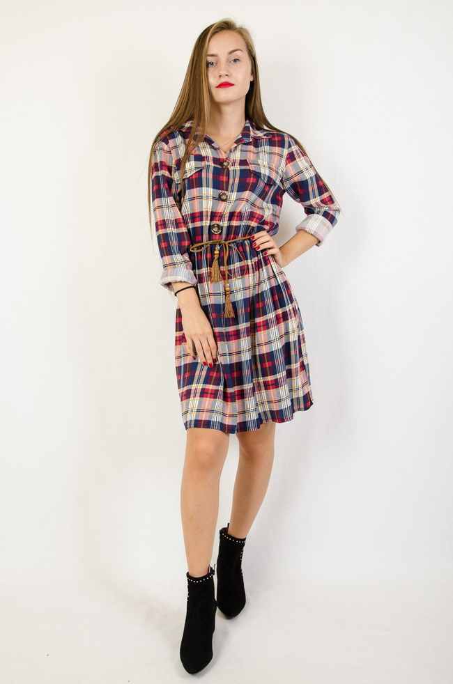 Koszulowa sukienka w kratę z gumką w pasie