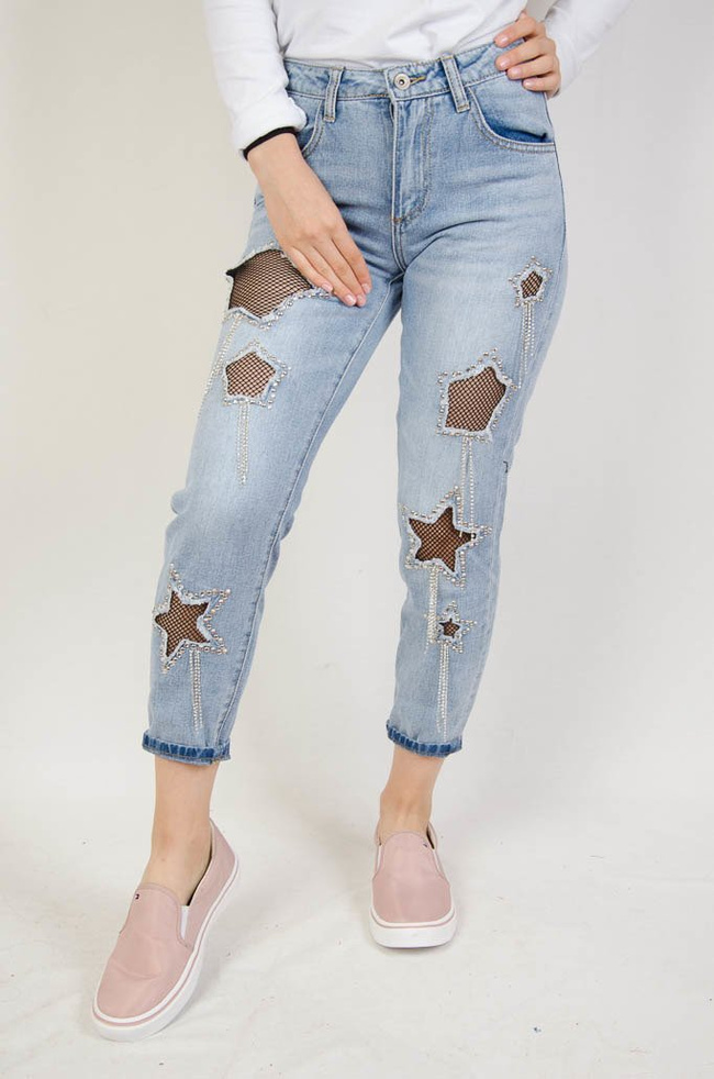 Spodnie jeansowe typu boyfriend w gwiazdy