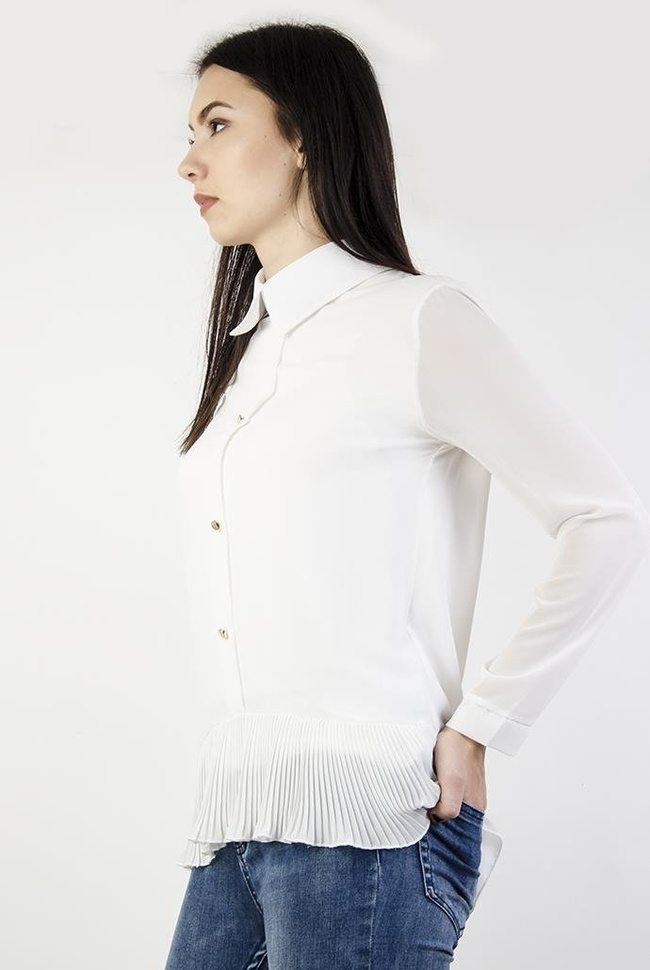 Biała koszula z plisowaną falbanką, zapinana na 4 złote guziki