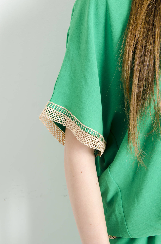 KOMPLET ZIELONY Z OZDOBNYM WIĄZANIEM I KORONKĄ 