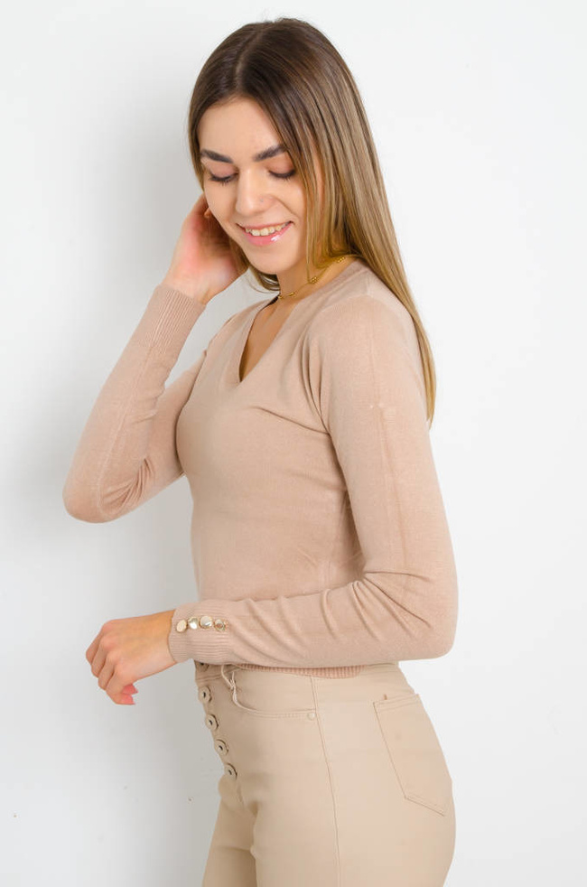 SWETER Z OZDOBNYMI GUZIKAMI Z DEKOLTEM W SEREK- BRĄZOWY