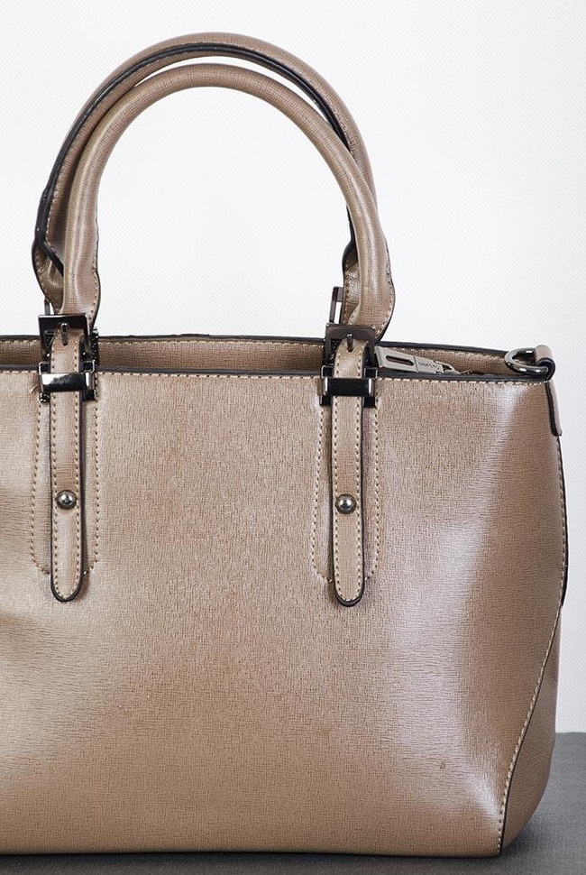 Jasnobrązowa torebka średniej wielkości "shopper"