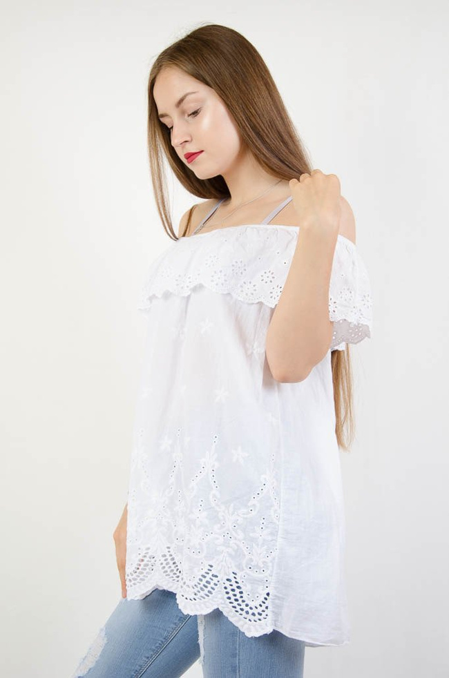 Biała hiszpanka z ażurowymi wycięciami 