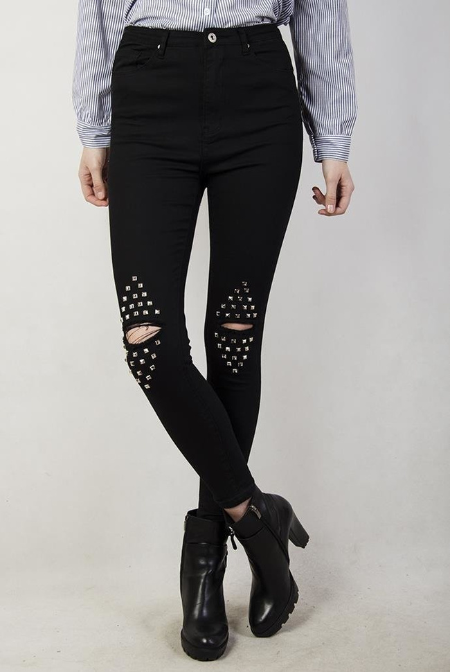 Czarne spodnie skinny jeans z ćwiekami i dziurami
