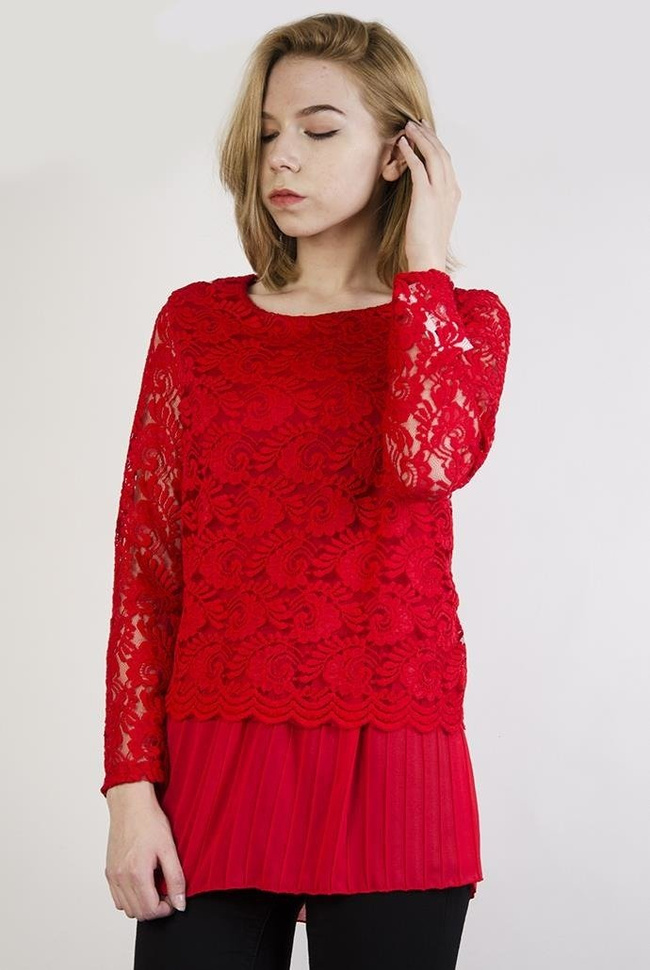 Czerwona koronkowa bluzka, z plisowanym przedłużeniem