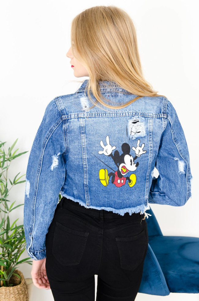 KRÓTKA KURTKA JEANSOWA Z APLIKACJĄ NA PLECACH