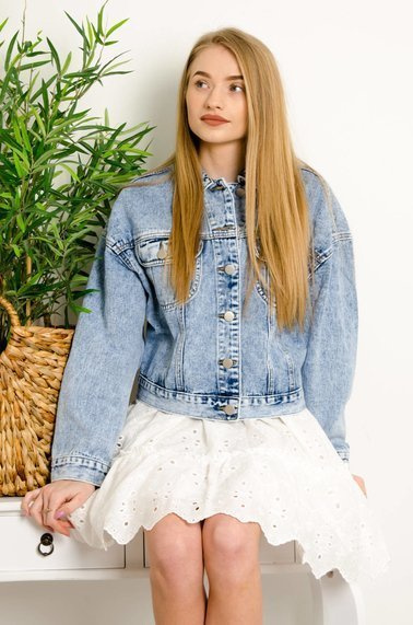 JASNA KURTKA JEANSOWA-DEKATYZOWANA