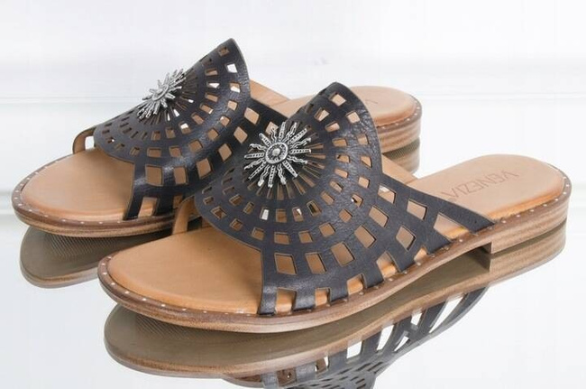 AŻUROWE KLAPKI BVB0401