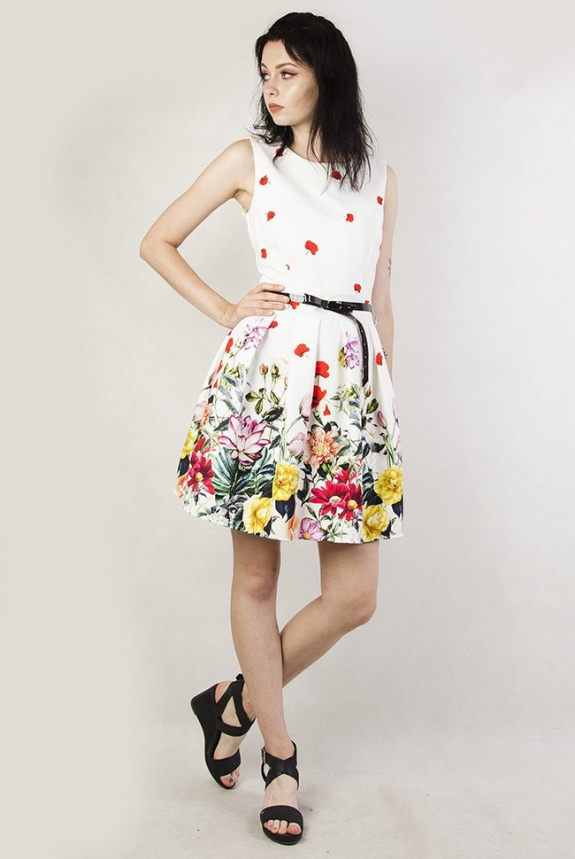 Biała sukienka w  kolorowe kwiaty