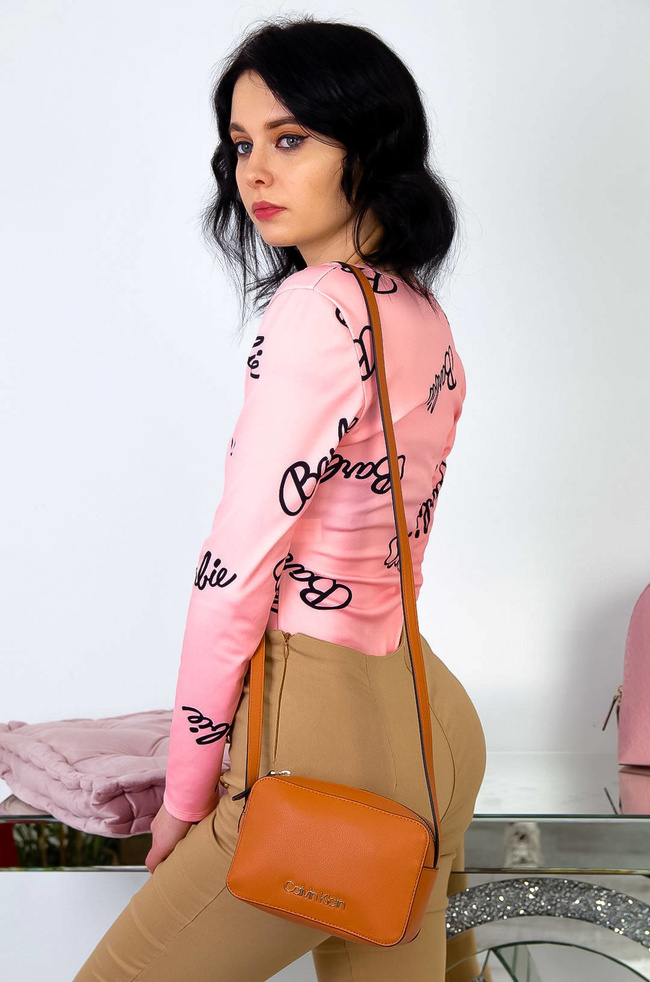 RÓŻOWE BODY Z NAPISEM ''BARBIE''