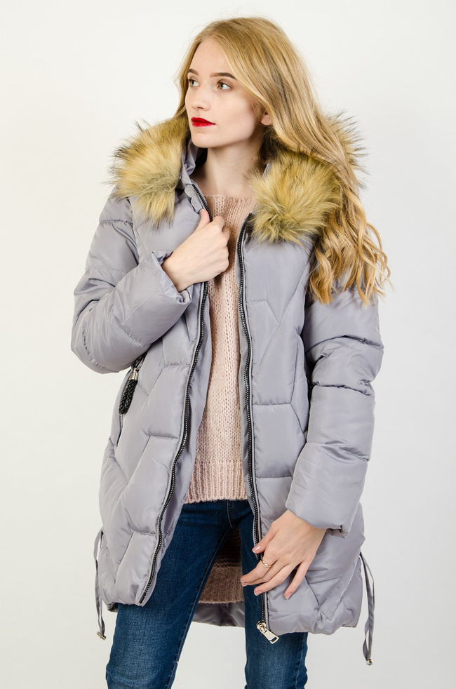 Szara pikowana kurtka ze srebrnymi zamkami 