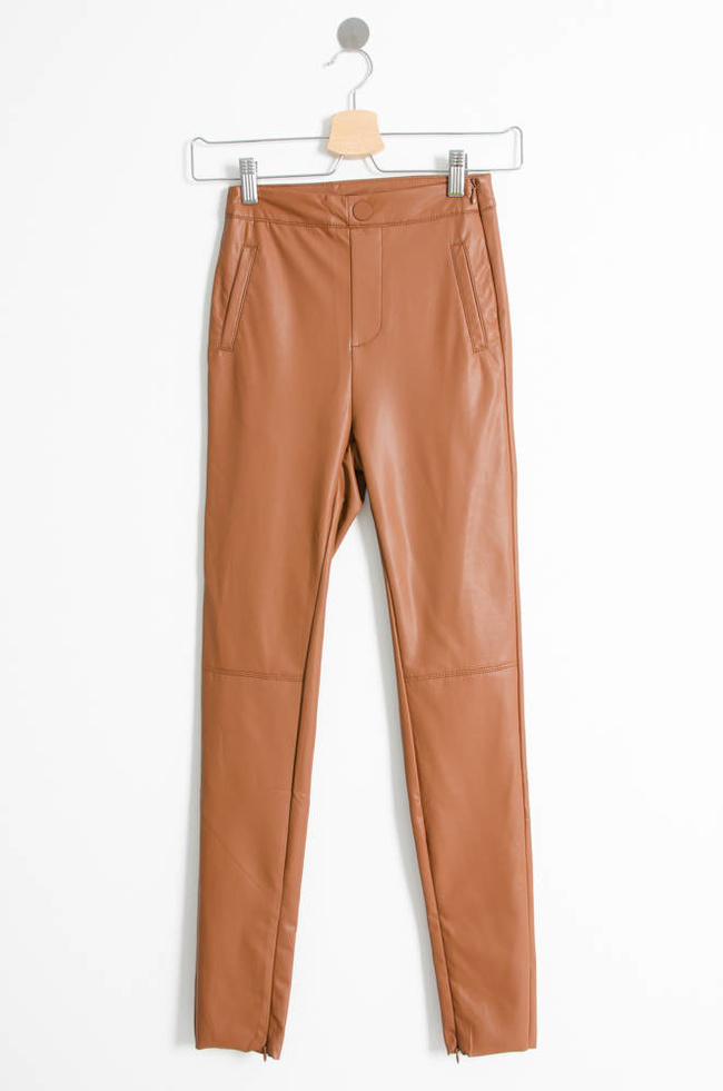 BRĄZOWE SPODNIE Z IMITACJI SKÓRY Z WYSOKIM STANEM