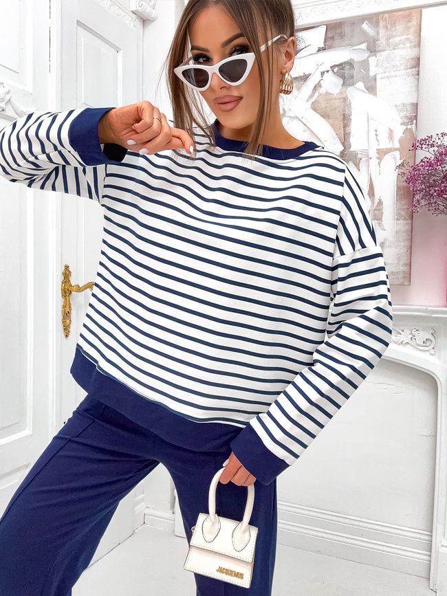 KOMPLET DRESOWY BLUZA W PASKI+ SPODNIE Z PRZESZYCIAMI- GRANATOWY