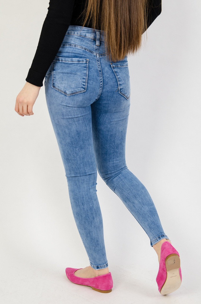 Jasne spodnie jeansowe typu push up