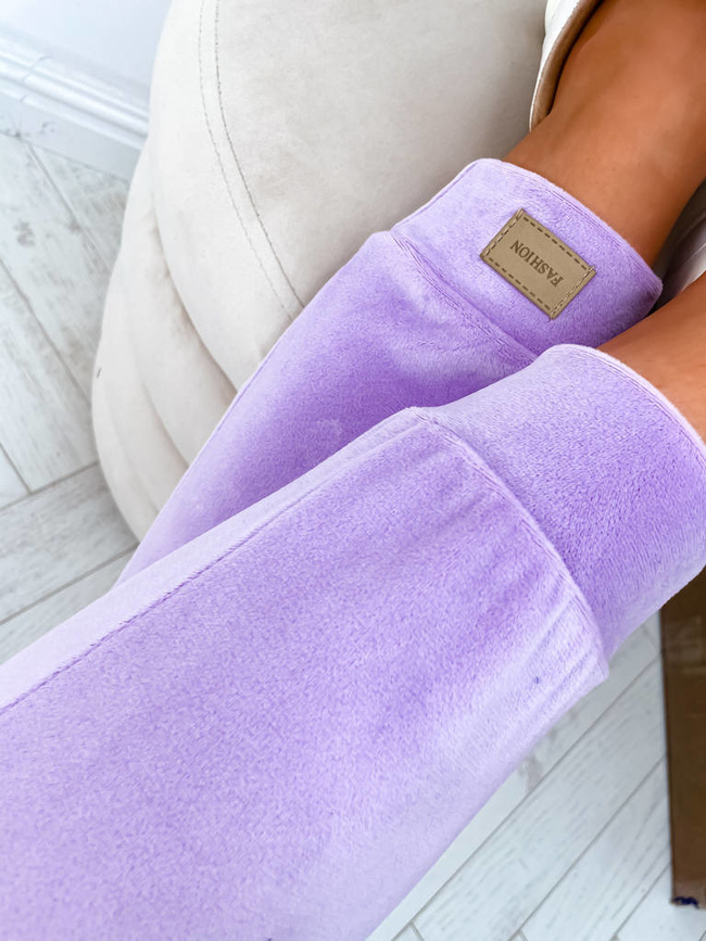 WELUROWY KOMPLET DRESOWY Z OZDOBNYMI NASZYWKAMI- LILIOWY