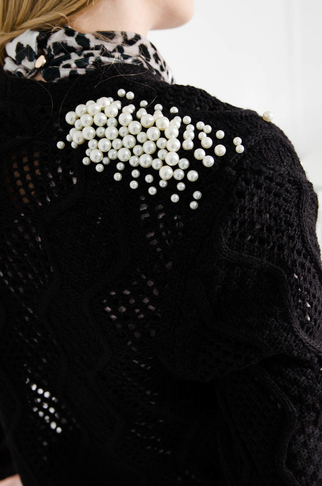 CZARNY DŁUGI SWETER Z PEREŁKAMI