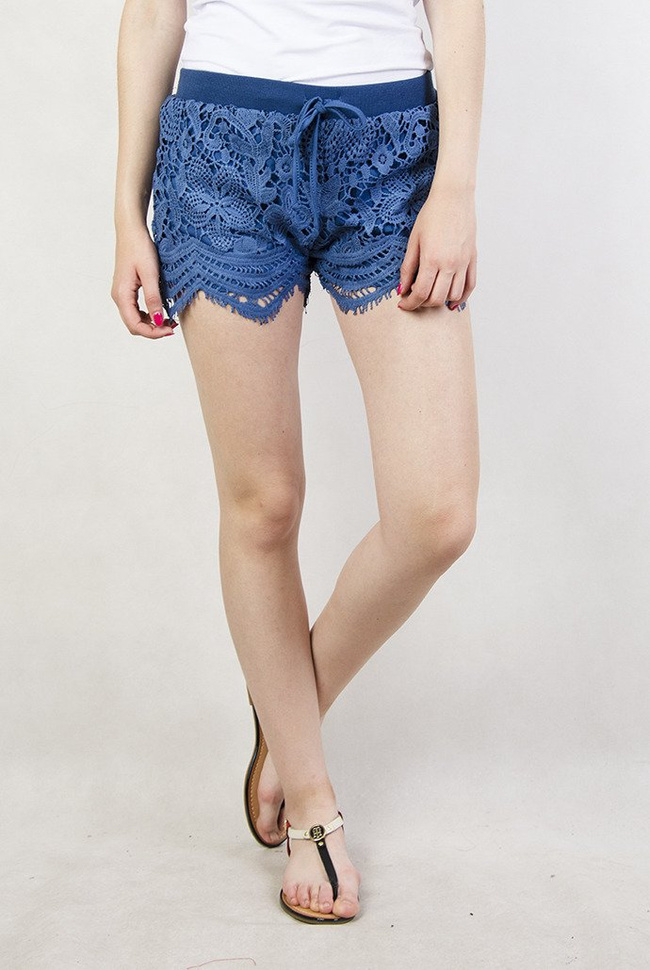 Niebieskie koronkowe szorty