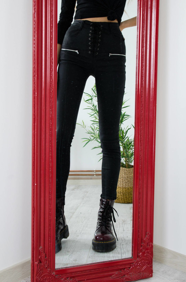 CZARNE WOSKOWANE SPODNIE Z WIĄZANIEM Z PRZODU-MATOWE