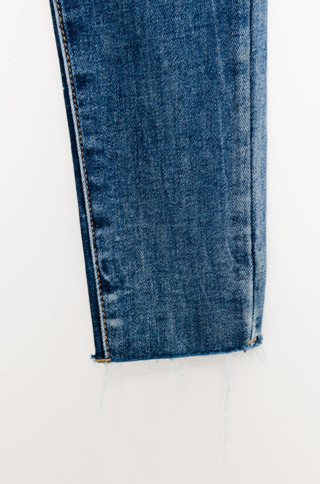 SPODNIE JEASOWE PUSH UP